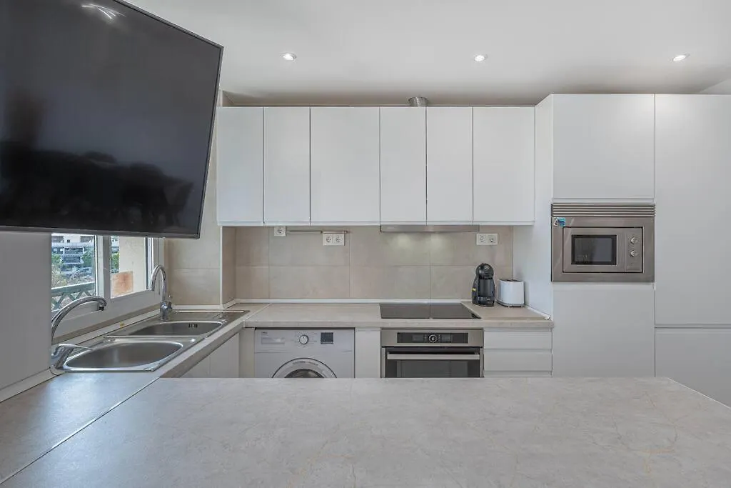 Flat -Puerto Banus -6 A 8 Persons-Pool-Parking Apartment Marbella