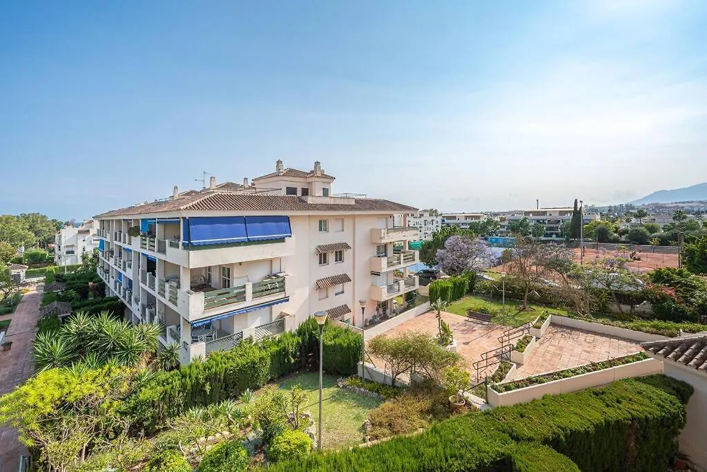 Flat -Puerto Banus -6 A 8 Persons-Pool-Parking Apartment Marbella