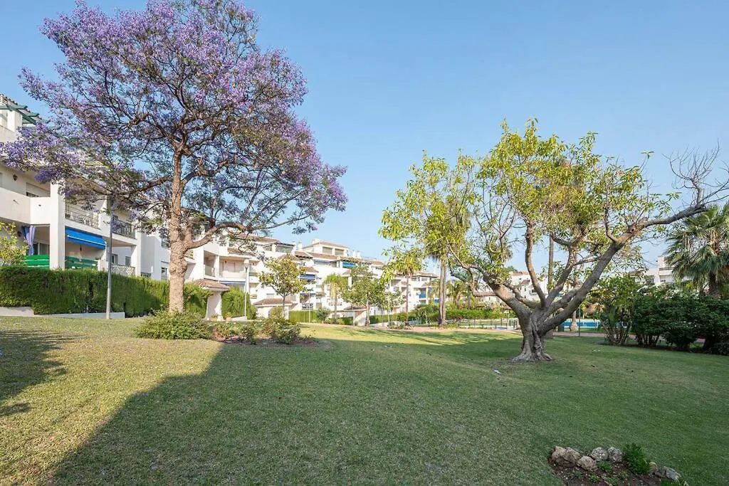 Flat -Puerto Banus -6 A 8 Persons-Pool-Parking Apartment Marbella