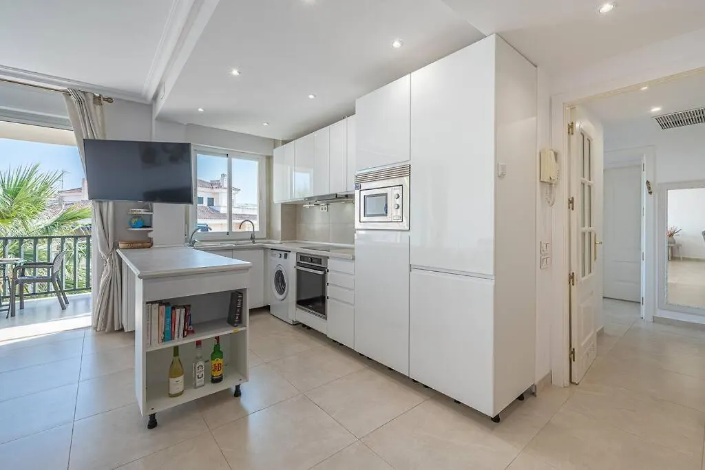 Flat -Puerto Banus -6 A 8 Persons-Pool-Parking Apartment Marbella Spain