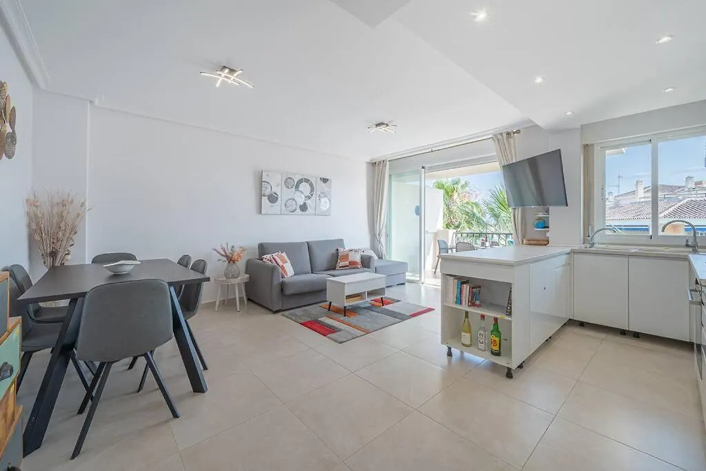 Flat -Puerto Banus -6 A 8 Persons-Pool-Parking Apartment Marbella Spain