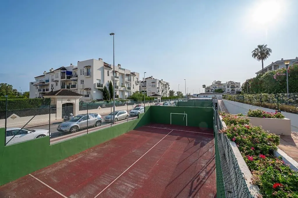 Flat -Puerto Banus -6 A 8 Persons-Pool-Parking Apartment Marbella