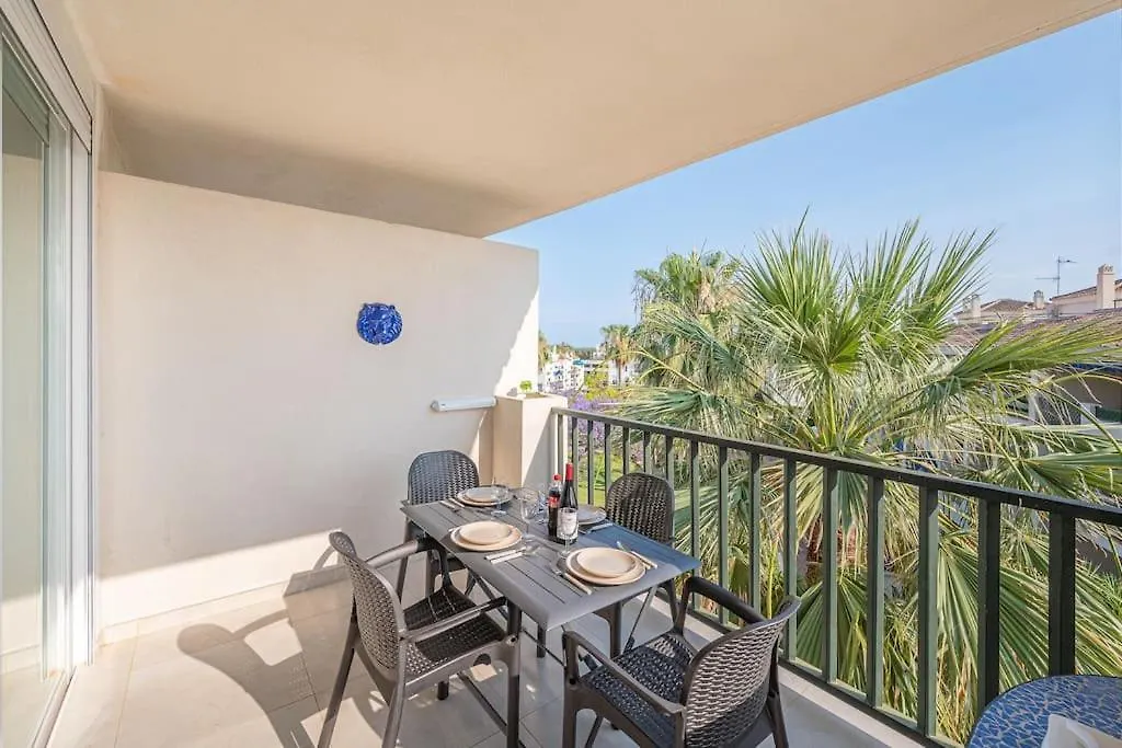 Flat -Puerto Banus -6 A 8 Persons-Pool-Parking Apartment Marbella