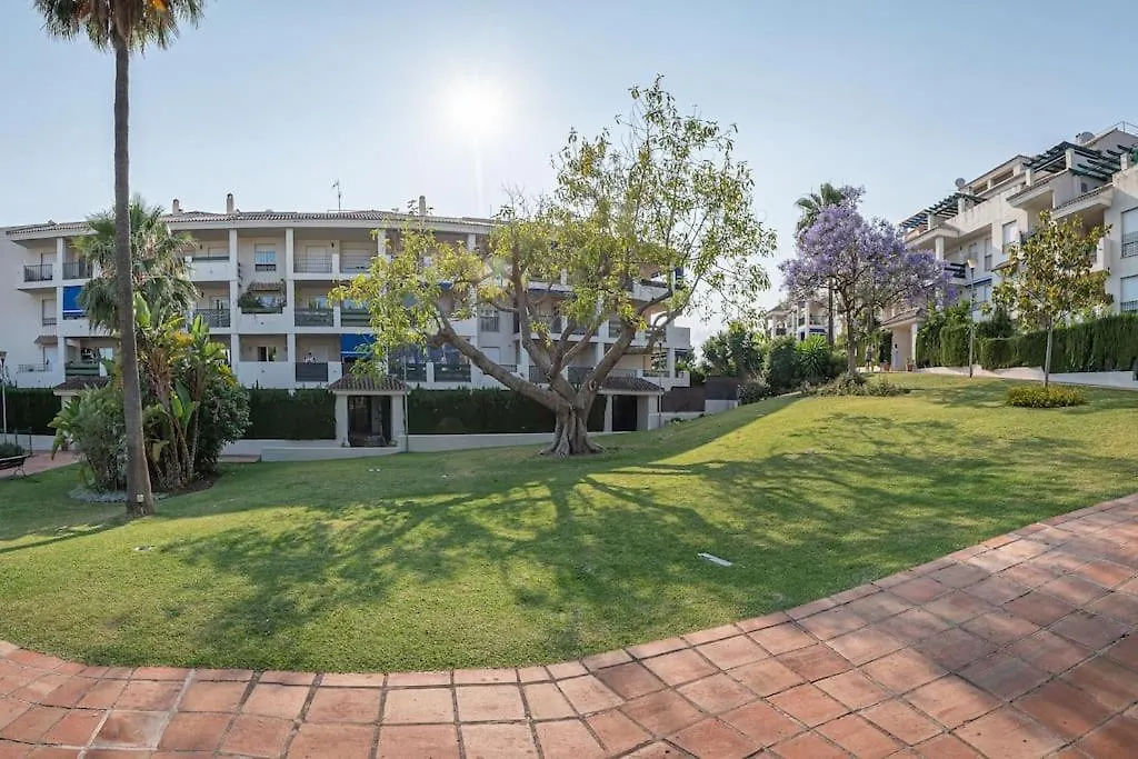 Flat -Puerto Banus -6 A 8 Persons-Pool-Parking Apartment Marbella