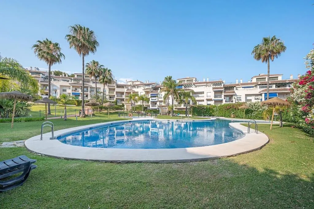 Flat -Puerto Banus -6 A 8 Persons-Pool-Parking Apartment Marbella
