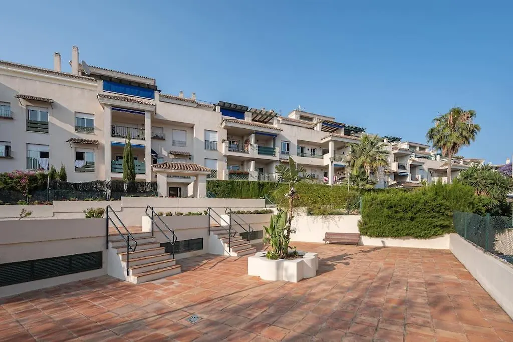 Flat -Puerto Banus -6 A 8 Persons-Pool-Parking Apartment Marbella
