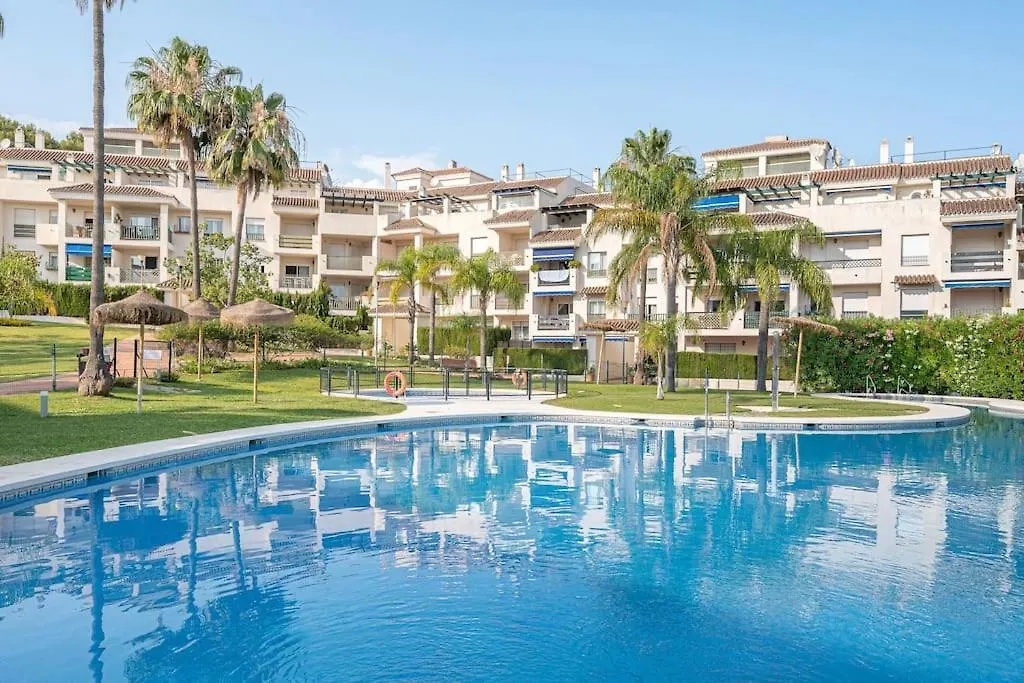 Flat -Puerto Banus -6 A 8 Persons-Pool-Parking Apartment Marbella